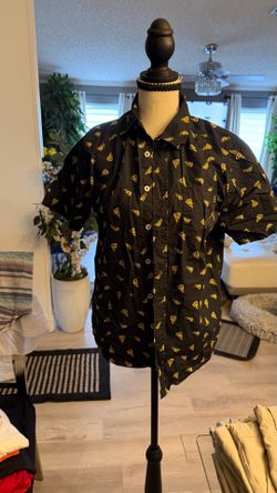 Men’s button-down short sleeve shirt