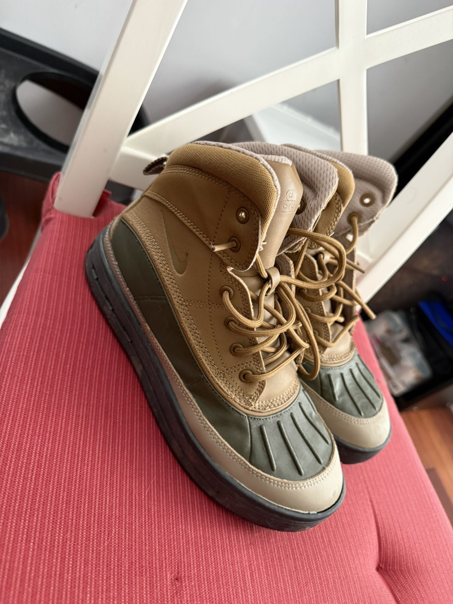 Nike Woodside  Boots, 6Y