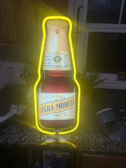 Negra Modelo Neon Light