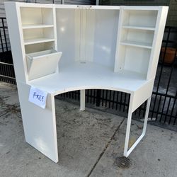  Children’s Desk