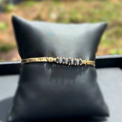 Jewelry 10k solid Yellow Gold bangle sapphire stones natural diamonds 0.60CTW 7.00” 4.50 grams 3.70mm