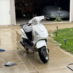 2009 Piaggio Fly 150 One Owner clean Vespa Low Miles