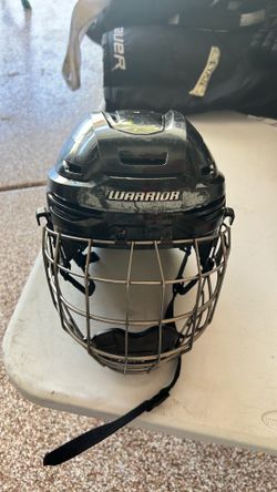 Bauer Warrior hockey helmet size Medium 7-7 3/8