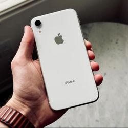 iPhone XR 128Gb Unlocked Good Conidtion like new
