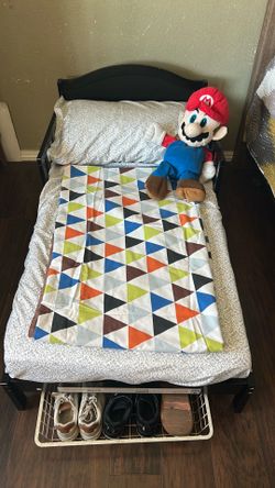 Toddler bed