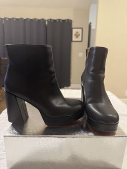 Jessica Simpson Black Platform Booties – Size 6