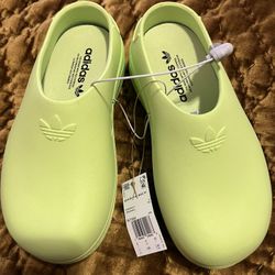 Adidas Crocs Size 7