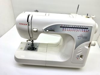 Máquina De Coser Usada En Buena Condición
