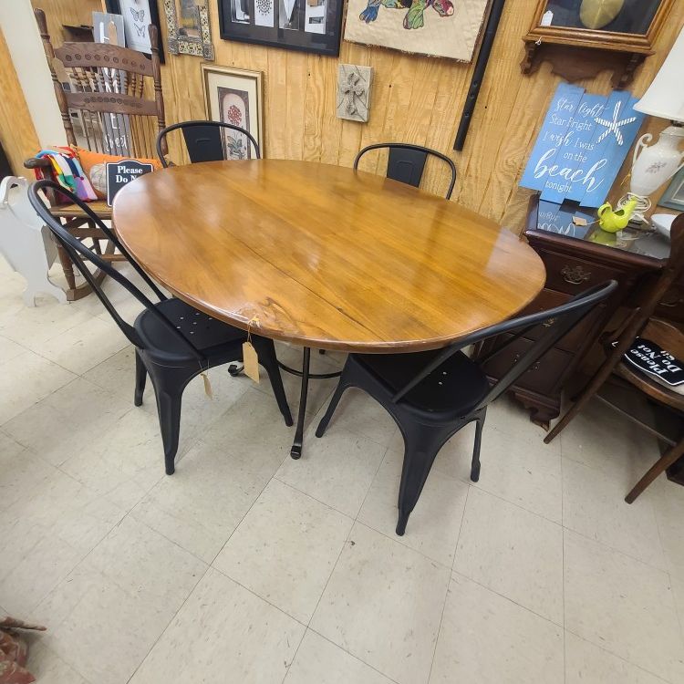 Beautiful Solid Wood Top With Decorative Metal Legs Plus 4 Metal Chairs