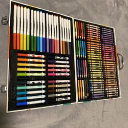 Crayola art kit 