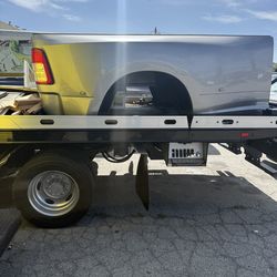 2024 Dodge Ram 3500 Dooley bed