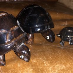Beautiful Hand Carved Wooden Turtle Set