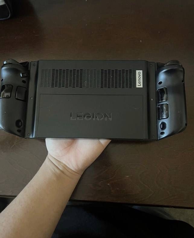 Lenovo Legion Go 8