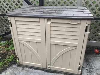 Sun coast storage w/ 3 free bags of mulch
