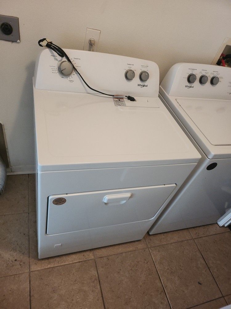 Whirlpool Gas Dryer In Excellent Condition