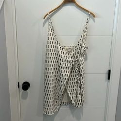 Amuse Society wrap  size large
