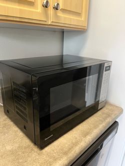 Panasonic Black Countertop Microwave