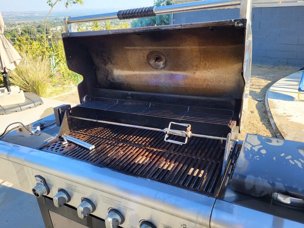 BRINKMANN 5 BURNER GRILL BBQ for Sale in Riverside, CA OfferUp