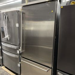 Kitchen Aid 36” Built In Refrigerator In Stainless Steel Bottom Freezer Led Lighting 