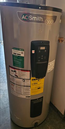 A.O. SMITH SIGNATURE ELECTRIC WATER HEATER.....40 GALLON SHORT.....NEW....$ 400