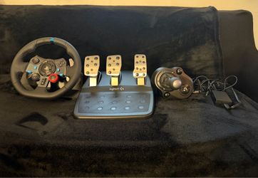 Logitech G29 Racing Wheel + Shifter + Pedals (PS5/PS4/PC)