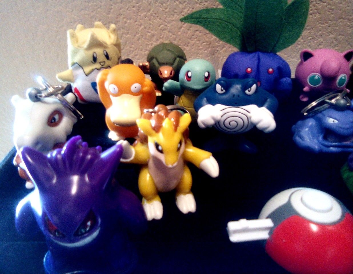 Collection of17 (1999) Burger King Pokemon mixed figures