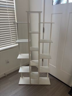 Modern White Geometric Bookshelf – Multi-Tier Display Shelf