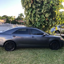 Toyota Camry 2011  Millas 183,000 $5,500 Clean Title