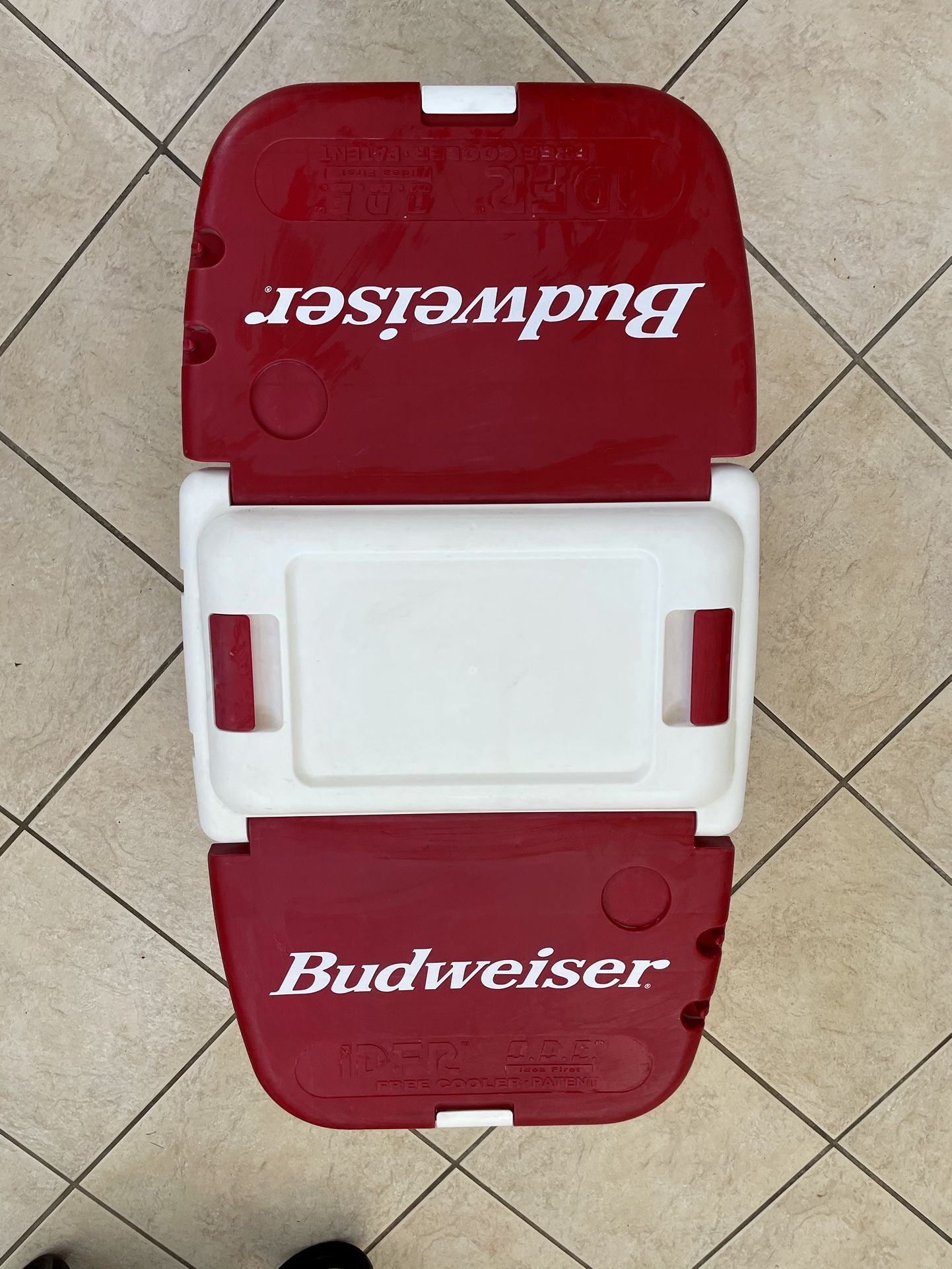 Vintage Budweiser Rolling Cooler with Table & 2 Chairs Sports & Outdoors