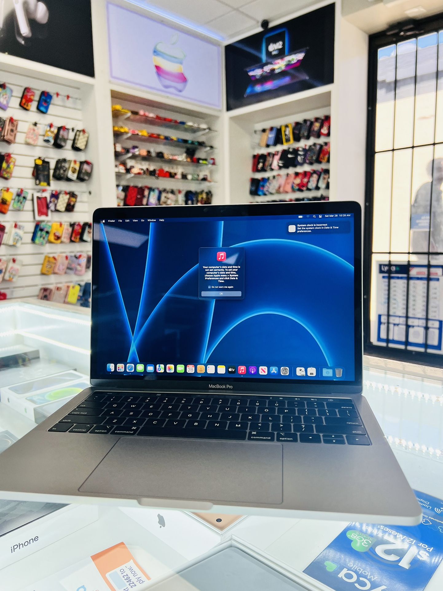 MacBook Pro 13 inch 2019 8GB RAM 256GB STORAGE