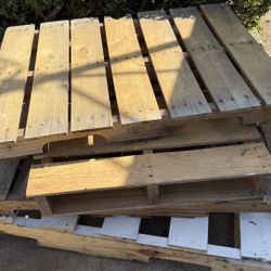 3 Free Pallets