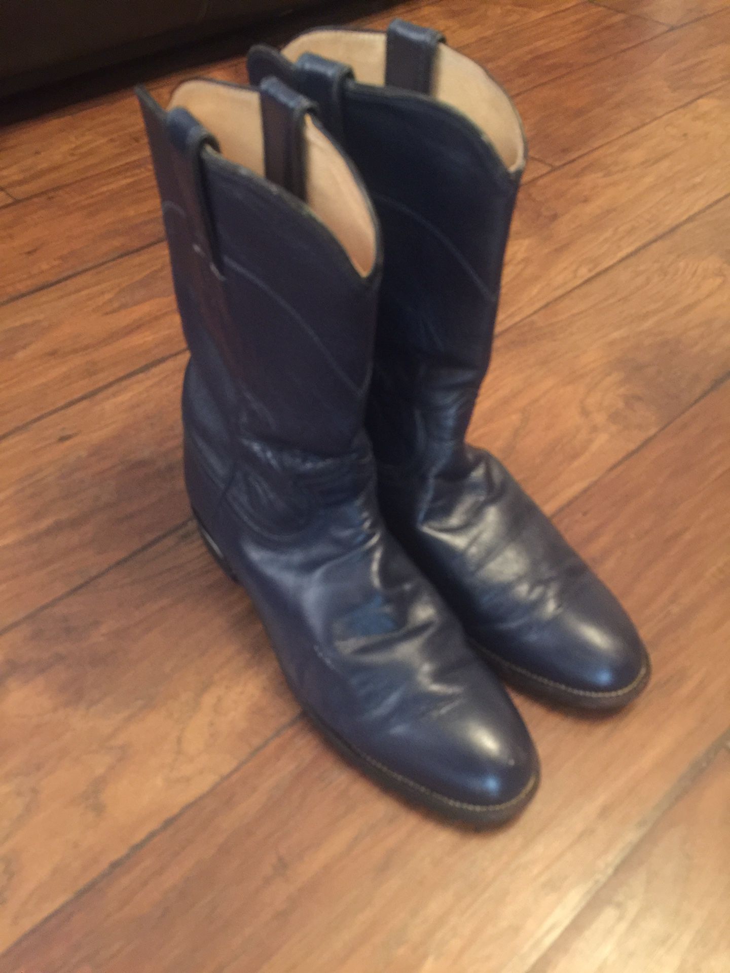 Ladies Justin all leather boots. Made in USA. Size 8b