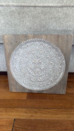 Wood wall decor (set of 2)   14x14