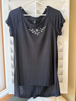 Lot of women’s size medium tops