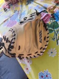 A2000 catchers glove