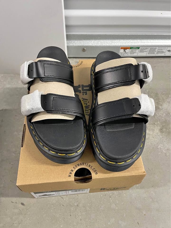 Dr. Martens Unisex-Adult Myles Sandal, Black Brando