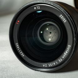 Sony Distagon T* FE 35mm Yf/1.4 ZA Lens