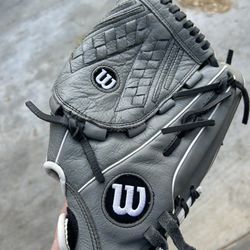Wilson A500 Siren Fastpitch Softball Glove 12 1/2" RHT Graphite/Grey A05RF18125