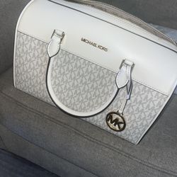 MICHAEL KORS DUFFLE/PURSE