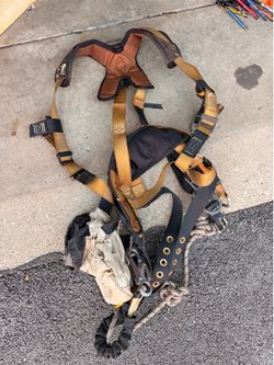 FALLTECH Full Body Harness: Vest, Unisex, Quick-Connect / Quick-Connect Buckles, 425 lb Capacity