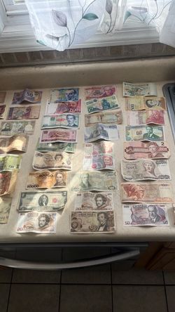 World Foreign Currency Banknote Collection Lot