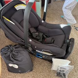 PIPA aire rx + pipa base™ (twins so have 2) Car seat