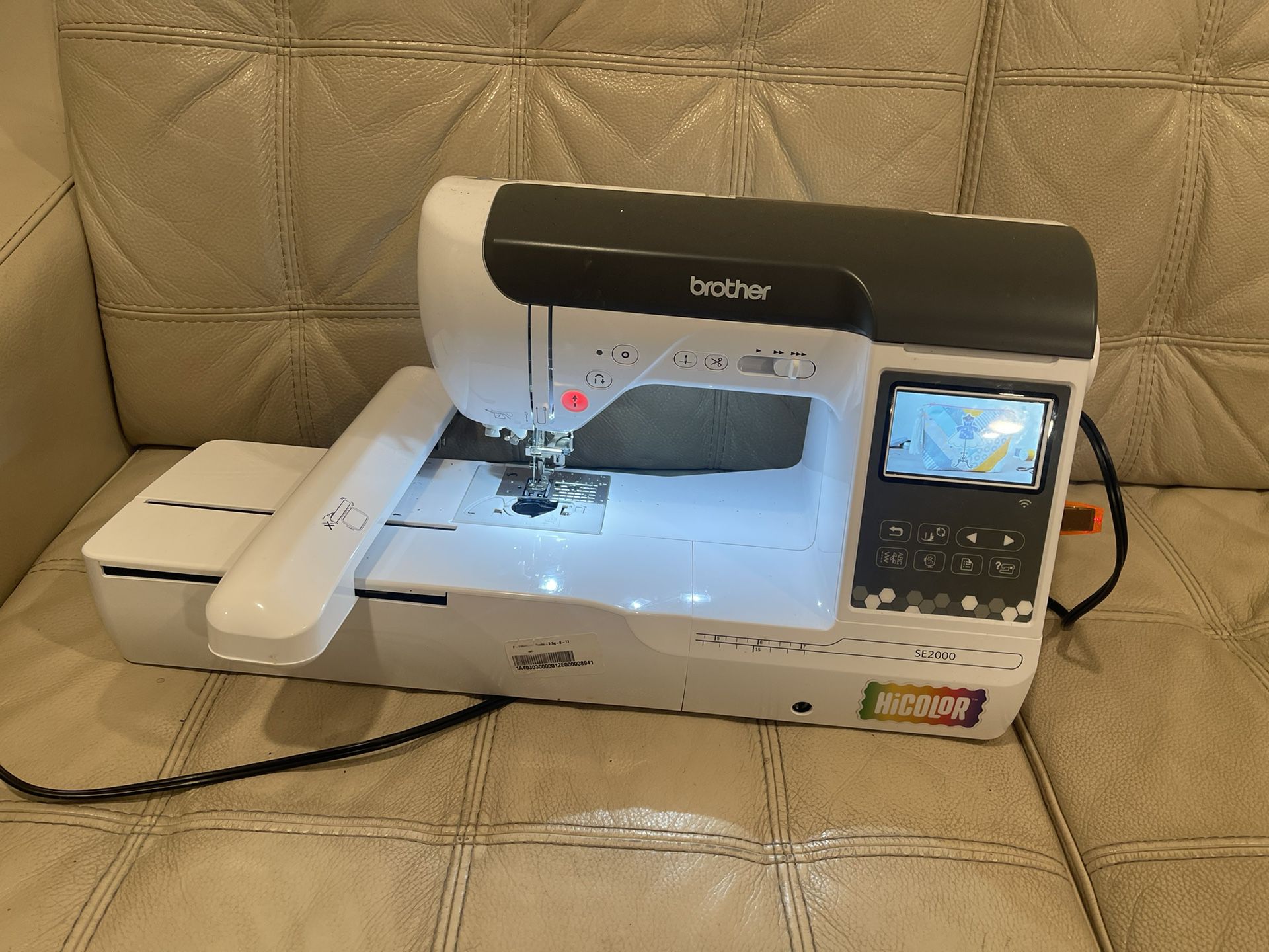 Brother SE 2000  Embroidery/Sewing Machine