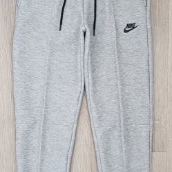 Nike Sportswear Tech Fleece Mid Rise Joggers FB8330-063 Women’s Size Extra Small NWT MSRP $120