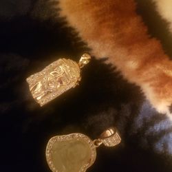 2 Pendant No Real Gold 