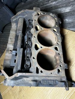 4.3L v6 engine block / 94 Chevy