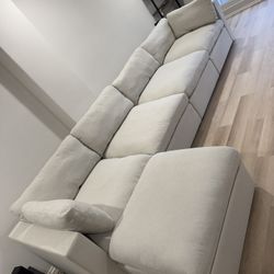 Cozey Cloud Couch *new*