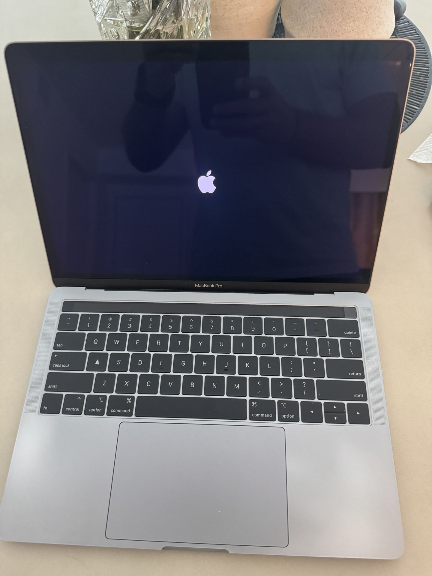 13” Mac Book Pro 2020 256 GB