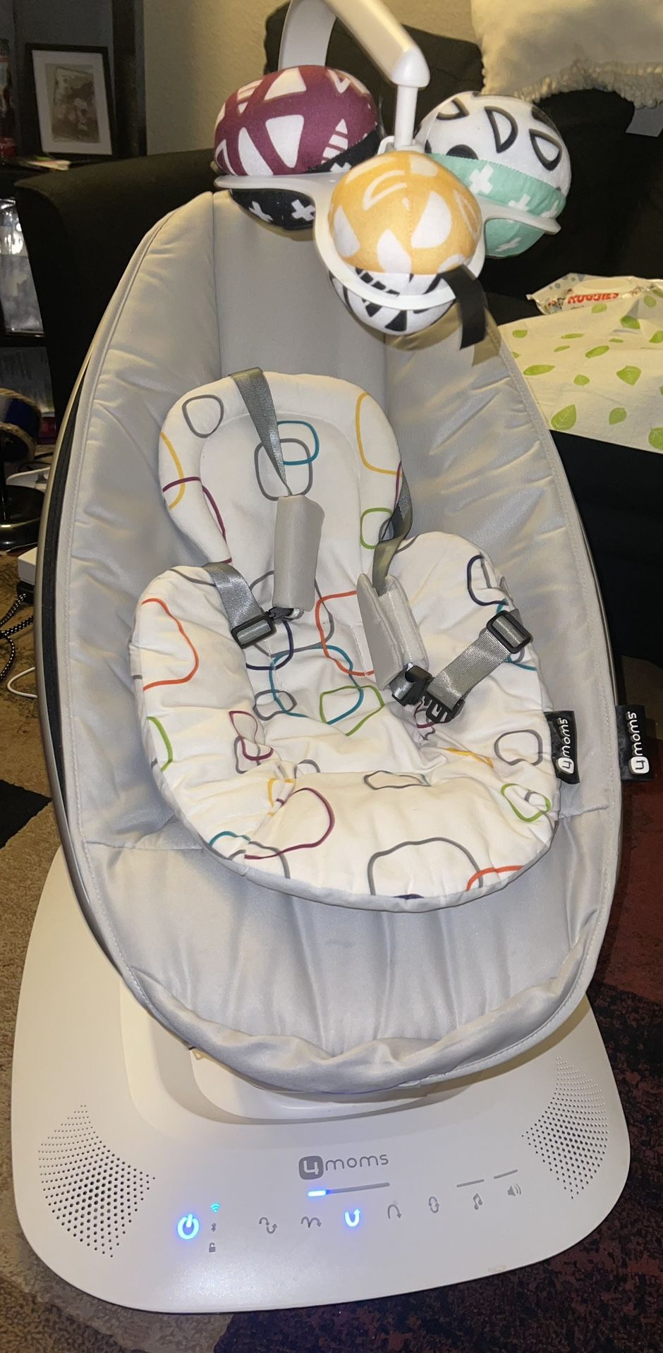 4moms Mamaroo multi motion baby swing Bluetooth Wi-Fi Enable