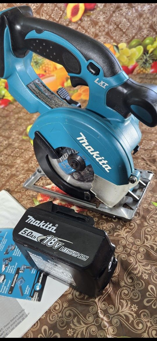 Makita XSC01Z 18V LXT Lithium-Ion Cordless 5-3/8" Metal Cutting Saw with high capacity 5.0AH batter